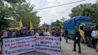 Sopir Truk dan Mahasiswa Geruduk Kantor Dishub Bengkalis, Desak Kadishub Mundur