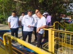 Respon Cepat, Gubri Tinjau Kabel Optik di Trotoar Jembatan Siak I Pekanbaru yang Ganggu Pejalan Kaki