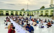 Badan Pengelola Masjid Raya Annur Riau Terima Donasi Rp90 Juta pada Malam Nuzulul Qur’an