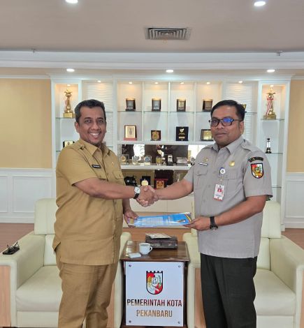 Pj Walikota Pekanbaru Roni Rakhmat Resmi Lantik Zarman Chandra Sebagai Plh Sekda
