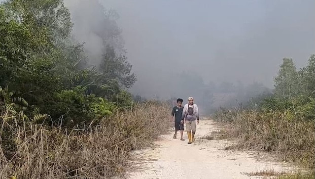 Udara Tercemar Asap Karhutla, Warga Kampar Keluhkan Bau Menyengat dan Sesak Napas