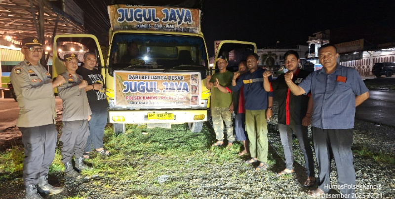 Wujud Kepedulian Nyata, Polsek Kandis Polres Siak Bersama CV. Jugul Jaya Kirim Bantuan untuk Korban Bencana di Tiga Provinsi