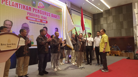Resmi Dilantik, Pengprov Baveti Riau Siap Lakukan Pembinaan Olahraga Tenis Tingkat Veteran