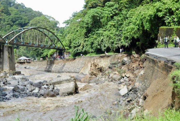 Pemprov Riau Segera Kirim Bantuan Korban Banjir Bandang Sumbar