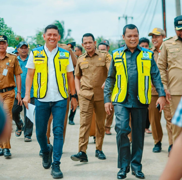 Kadis Perkim Pekanbaru Dampingi Pj Wali Kota Pekanbaru Tinjau Infrastruktur