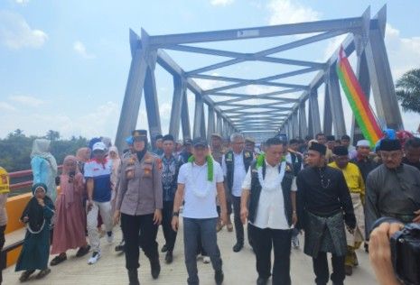 Sempat Mangkrak 6 Tahun, Sekda Riau Resmikan Jembatan Muara Jalai - Limau Manis Kampar