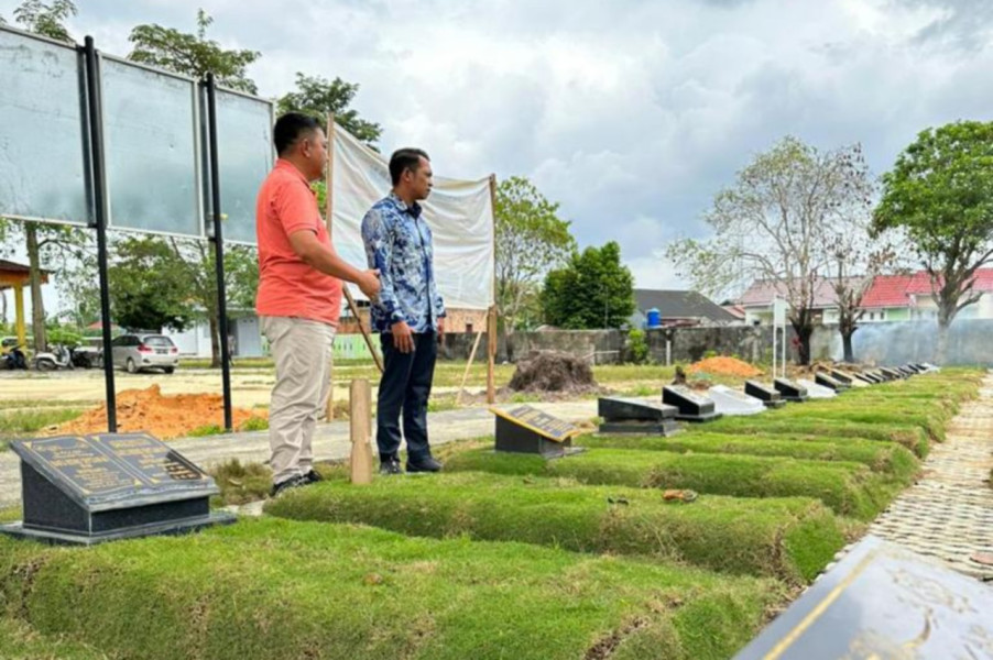 Dinas Perkim Pekanbaru Lakukan Penataan TPU Payung Sekaki