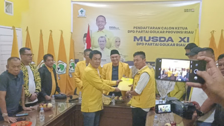Klaim Didukung 12 DPD, Aprizal Sintong Resmi Mendaftar Calon Ketua Golkar Riau