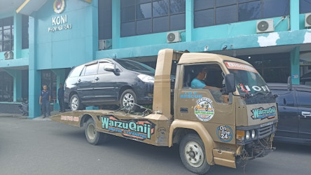 Tak Bayar Pesangon Eks Karyawan, Dua Unit Mobil KONI Riau Disita Pengadilan Negeri Pekanbaru