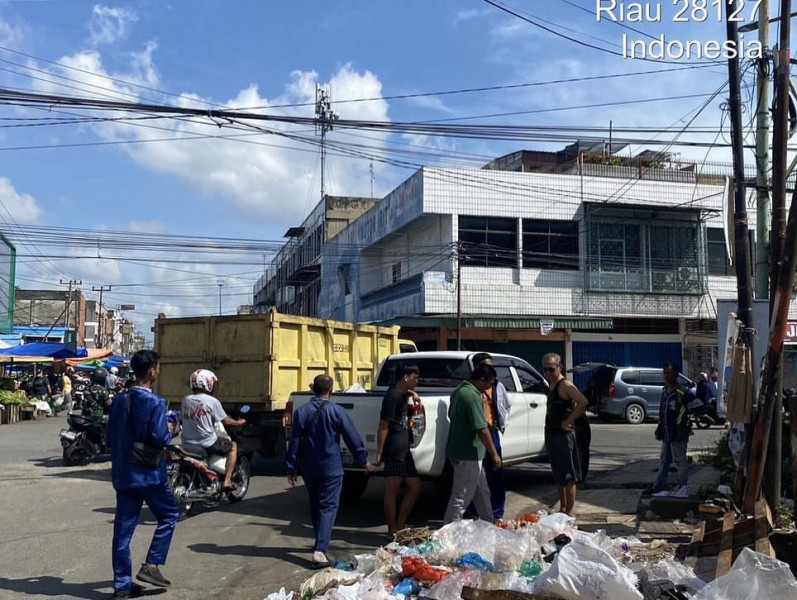 DLHK Pekanbaru Gelar Kegiatan Penegakan Hukum dan Sosialisasi Jam Pembuangan Sampah