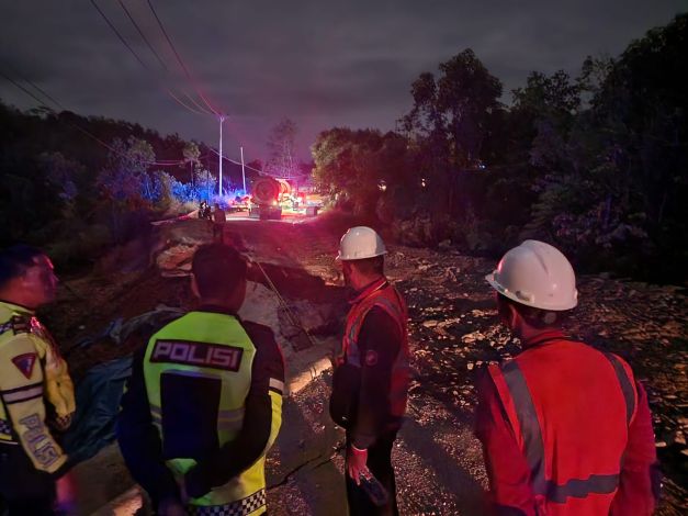 Jalur Lintas Riau-Sumbar Amblas, Polisi Masih Berlakukan Buka Tutup