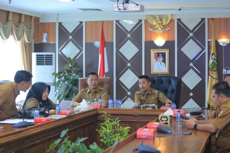 Pj Wali Kota Pekanbaru Pimpin Rapat Bahas Strategi Pelaksanaan Anggaran 2024