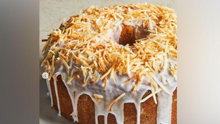 Kreasi Resep Cake Kelapa yang Gurih Berpadu Krim Glaze Lembut