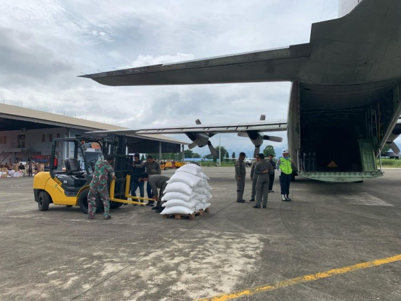 Pemerintah Siapkan 3.680 Ton Beras untuk Warga Terdampak Bencana di Aceh