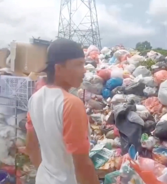 Tim GAKKUM DLHK Pekanbaru Lakukan Penertiban Terhadap Bentor yang Lakukan Pelanggaran Pembuangan Sampah di Kecamatan Payung Sekaki