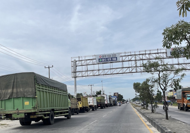 Antrean Panjang Solar Terjadi di Sejumlah SPBU di Pekanbaru