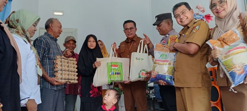 Wujudkan Zero Stunting, DKP Pekanbaru Salurkan Bantuan Penguatan Ketahanan Pangan Keluarga