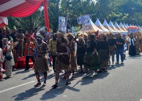 Jelang Pilkada Serentak, 5 Ribu Peserta Ikuti Semarak Parade Bhineka Tunggal Ika di Riau