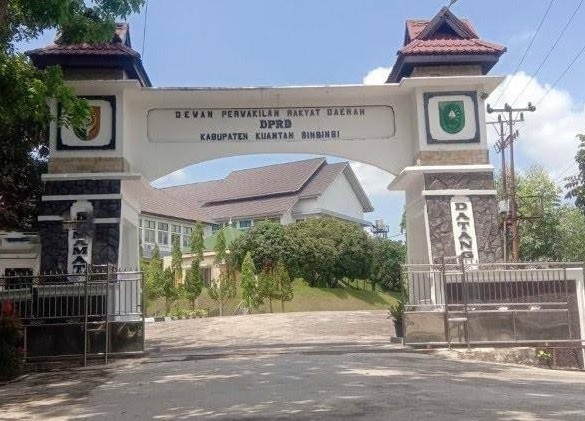 Tim Polda Riau Dikabarkan Geledah Setwan Kuansing, Ada Apa?