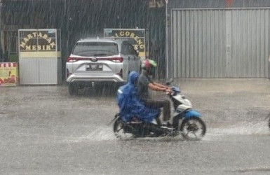 Prakiraan Cuaca Akhir Pekan, BMKG: Waspada Hujan Lebat Disertai Petir dan Angin Kencang di Sejumlah Wilayah Riau