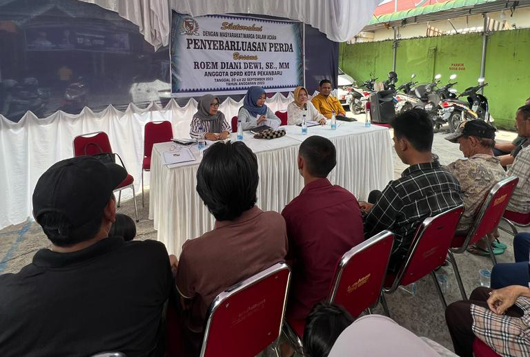 Anggota DPRD Kota Pekanbaru Roem Diani Dewi Laksanakan Sosialisasi Perda