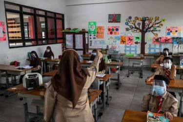 Curhatan Getir Guru Honorer ke DPR RI: Tujuh Tahun Mengabdi Hanya Digaji Rp 630.000