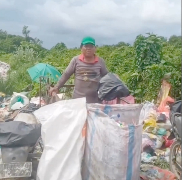 Tim GAKKUM DLHK Pekanbaru Tertibkan Bentor yang Langgar Buanga Sampah di Kecamatan Payung Sekaki