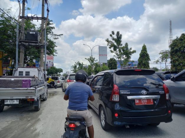 Lonjakan Kendaraan Jelang Idul Fitri Bikin Macet Jalanan Pekanbaru