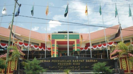 Sekretaris DPRD Riau Belum Dilantik, Ada Apa?
