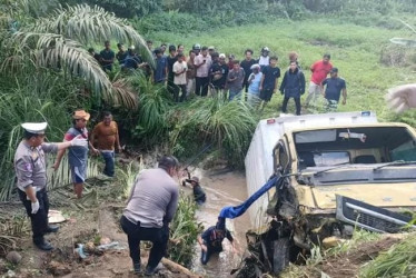 Suami Istri Tewas dalam Kecelakaan Beruntun di Pelalawan