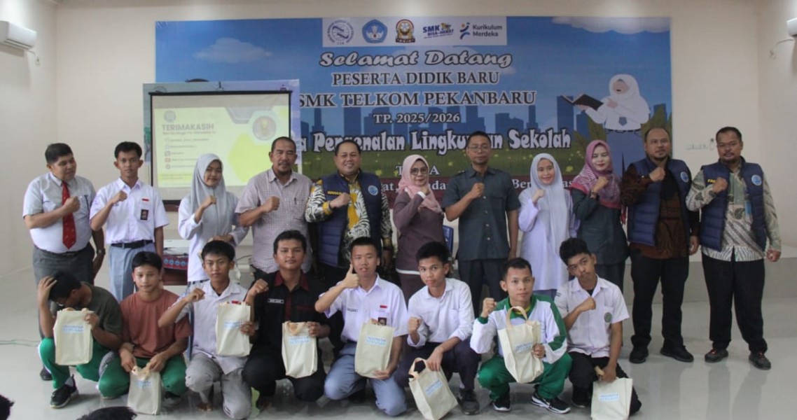 Sebanyak 800 Siswa SMK Telkom Pekanbaru Deklarasi Anti Narkoba Usai Mengikuti Sosialisasi Bersama BNN