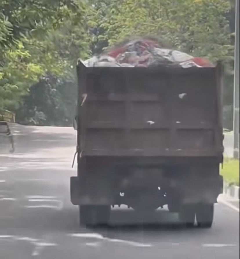 Truk Sampah Tanpa Penutup, DPRD Pekanbaru Minta Wajibkan Jaring Pengaman