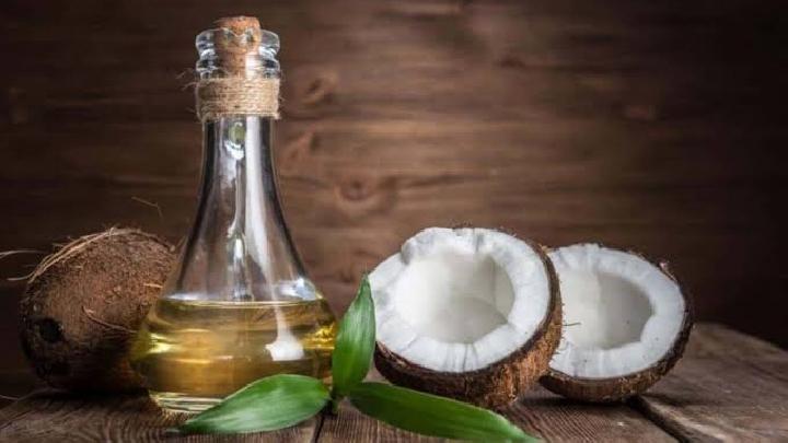 Manfaat Minyak Kelapa untuk Kulit Wajah, Bisa Jadi Sunscreen Bahan Alami