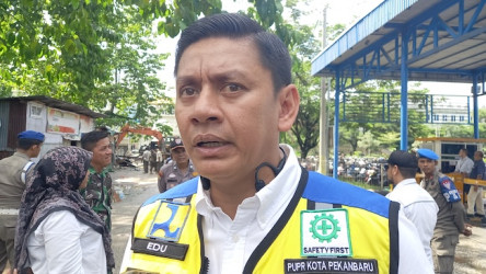 Pekerjaan Pembukaan Simpang Sebidang Arifin Ahmad–Sudirman Dikebut, Masuk Tahap Pembersihan Lokasi