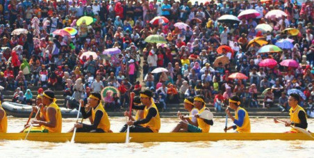 Menpar Tiba di Riau, Buka Seremoni Festival Pacu Jalur Tradisional Kuansing 2025