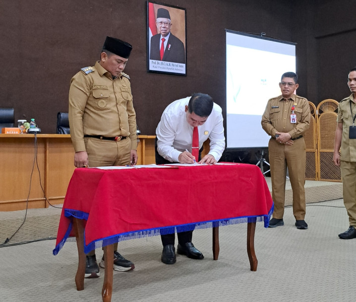 Pemda Pelalawan Teken MoU Pendamping Hukum Bersama Kejari