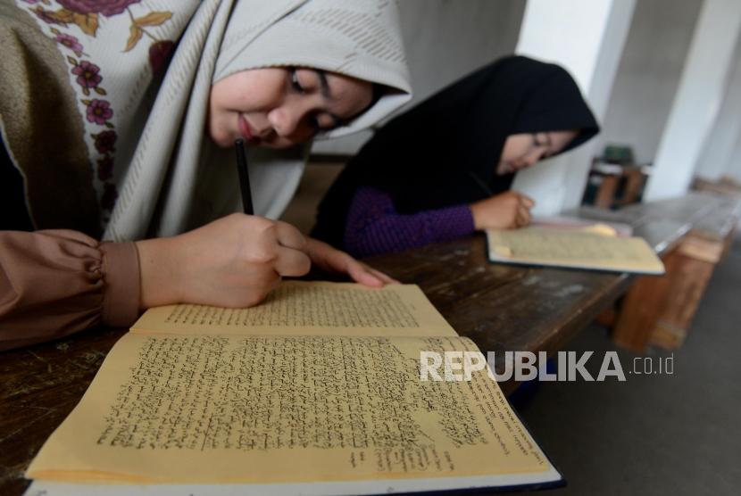 7 Langkah Mendapatkan Keberkahan Ilmu, Paling Mendasar adalah Niat