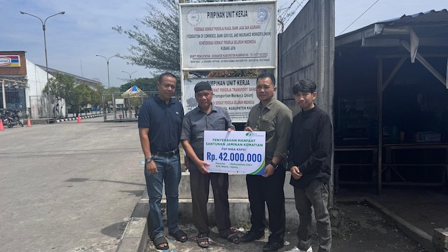 BPJS Ketenagakerjaan Pekanbaru Panam Serahkan Santunan Kematian untuk Ahli Waris Buruh SPSI Niba