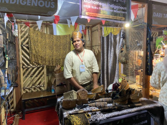 Tanjak dari Upeh Kelapa dan Kulit Kayu Terap Hadir di Pekan Budaya Melayu Serumpun