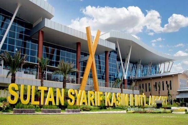 Selama Cuti Idulfitri, Imigrasi Pekanbaru Catat Ribuan Masyarakat Bertolak ke Malaysia melalui Bandara SSK II