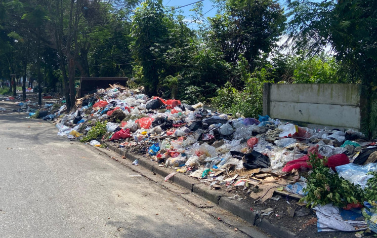 Sampah Menumpuk di Mana-mana, Pengamat: Pekanbaru Jangan Jadi 'Pekan Bau'