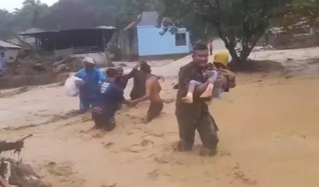 Banjir Kembali Terjang Batu Busuak Padang, 15 Warga Dievakuasi