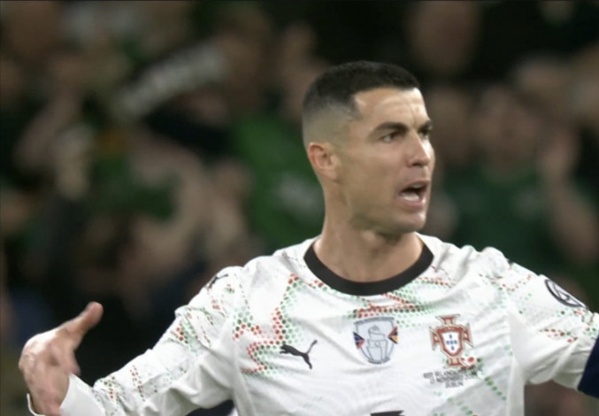 Kartu Merah Perdana Cristiano Ronaldo di Timnas, Portugal Dipermalukan Irlandia 2-0