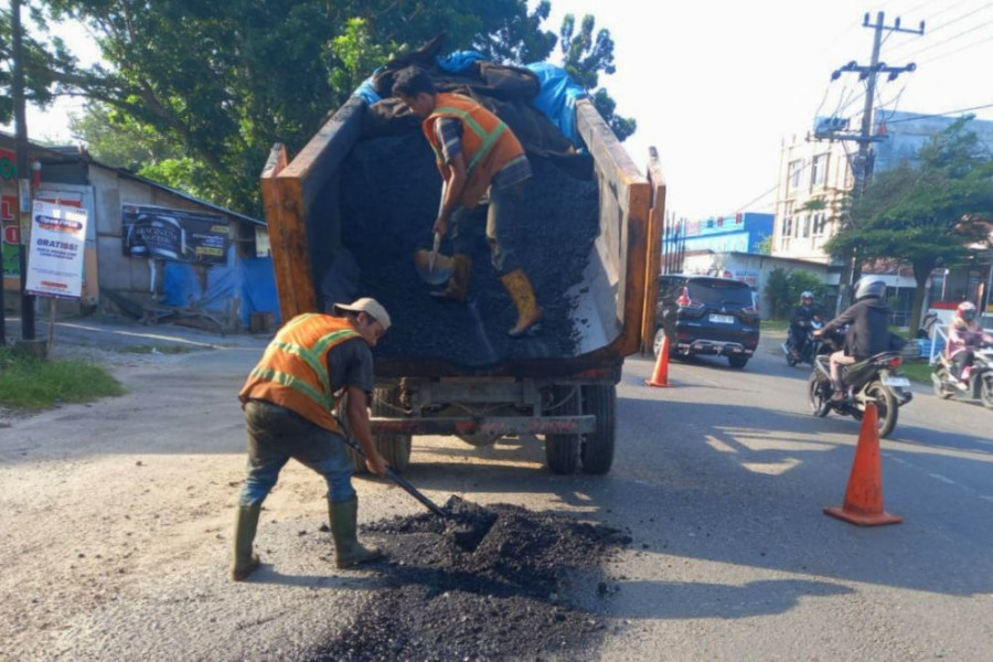 Pemprov Riau Tuntaskan Perbaikan Kerusakan Jalan Hangtuah dan Imam Munandar