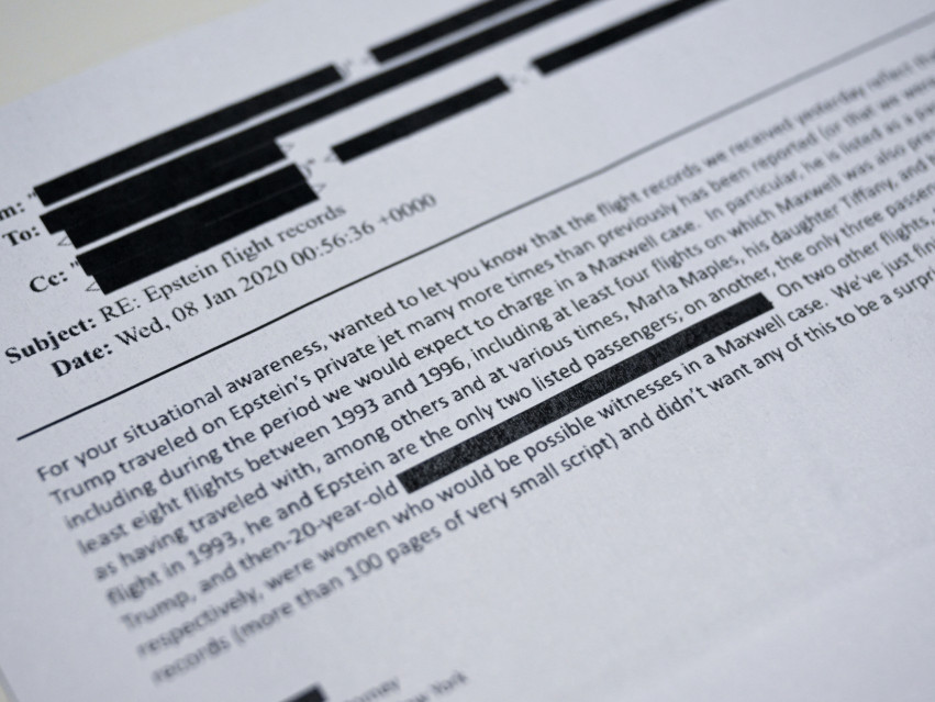 Identitas Korban Epstein Bocor, Departemen Kehakiman AS Tarik Dokumen