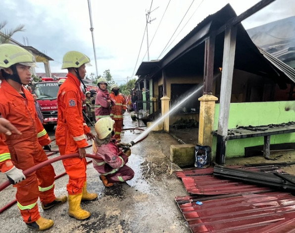 Kebakaran di Tangkerang Tengah Hanguskan Empat Rumah, Satu Warga Terluka