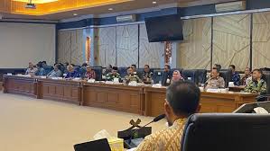 Gubernur Riau Kumpulkan Bupati/Walikota Bahas Infrastruktur, Keluhan Terbanyak Soal Jalan dan Jembatan