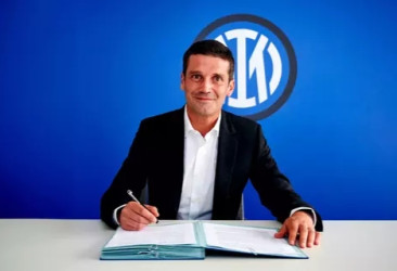 Gantikan Simone Inzaghi, Cristian Chivu Resmi Jadi Pelatih Inter Milan