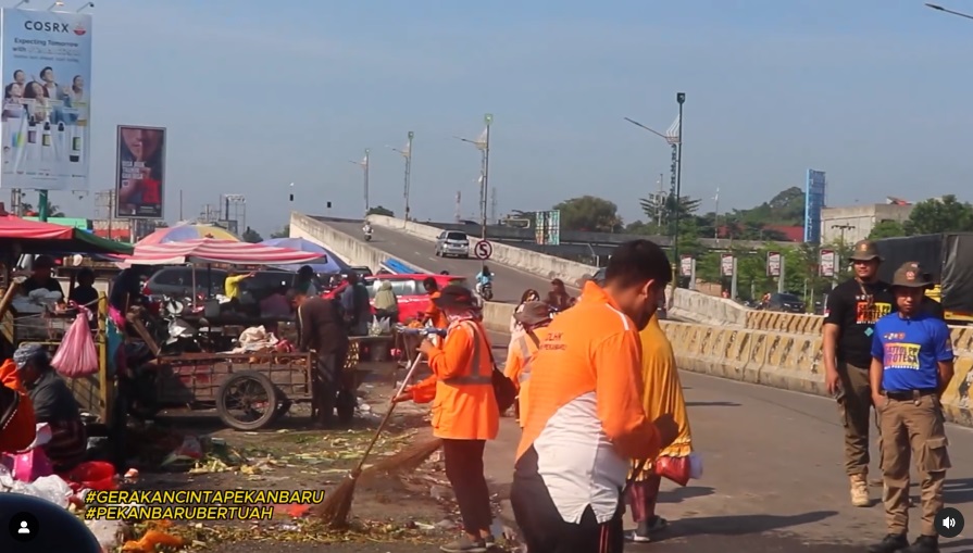 DLHK Pekanbaru Ikut dalam Gerakan Cinta Pekanbaru yang Digagas Pj Walikota Mufhlihun