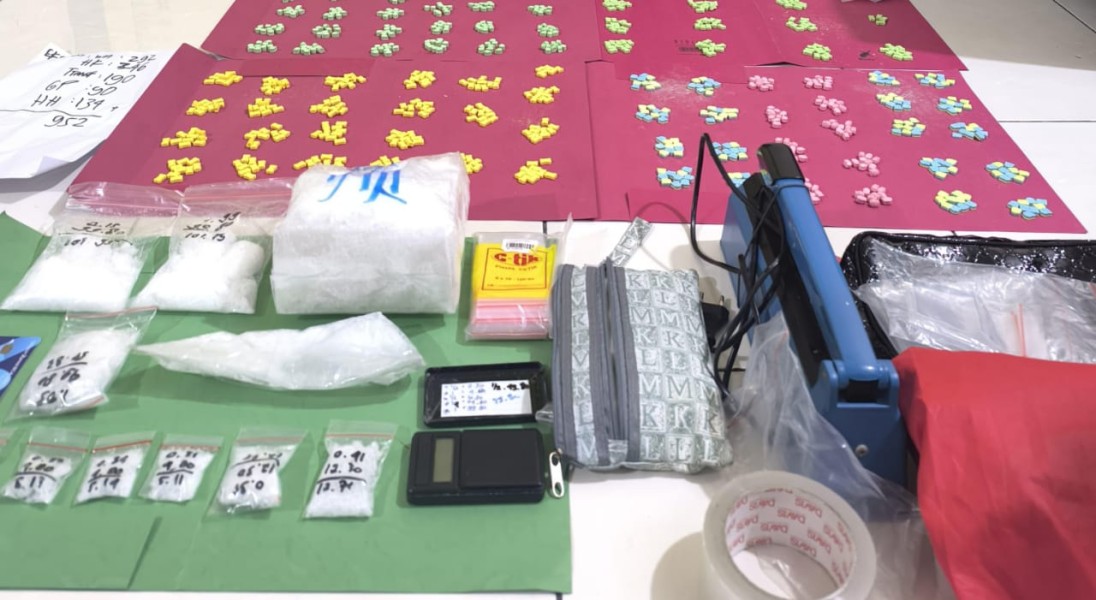 Polda Riau Gagalkan Peredaran 923 Butir Ekstasi dan 1,3 Kilogram Sabu, Tiga Pelaku Ditangkap